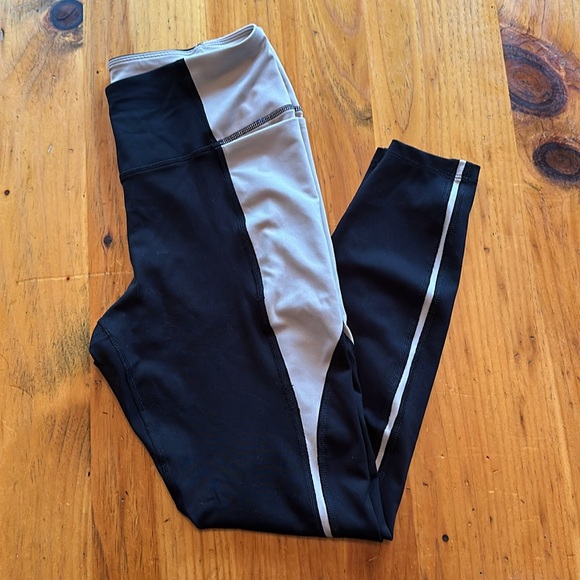 Avia Matching Set - Picture 5 of 7